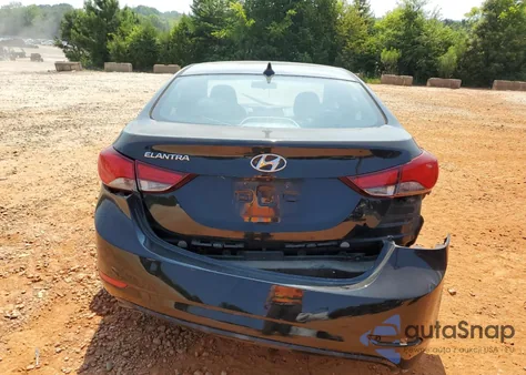 2014 Hyundai Elantra Se z USA, uszkodzony, nr VIN 5NPDH4AE8EH532859